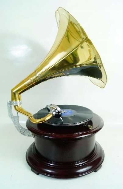 GRAMOFON - PATEFON - sprawny mahoń brąz - KWADRAT