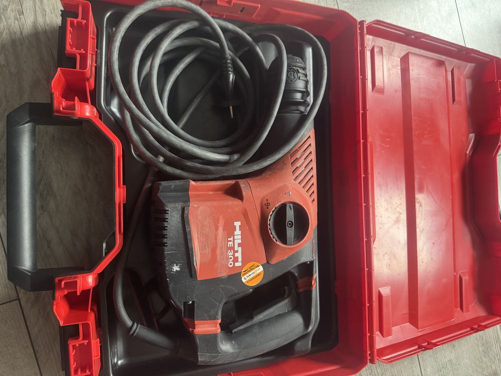 Mlot Hilti 300 ……………………………