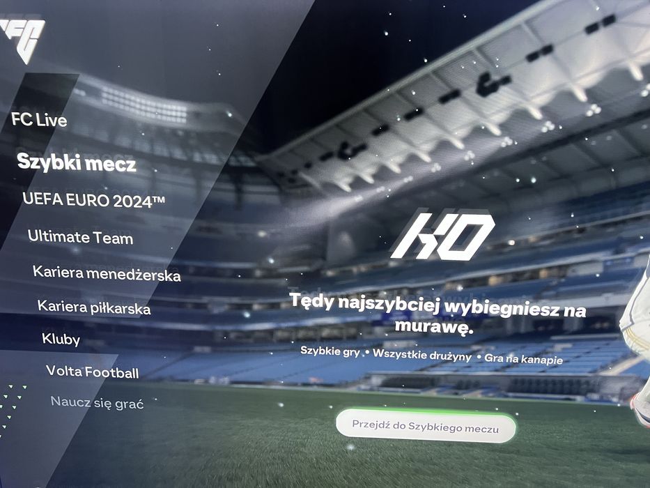 Konsola ps5 z napedem pad i 8 gier