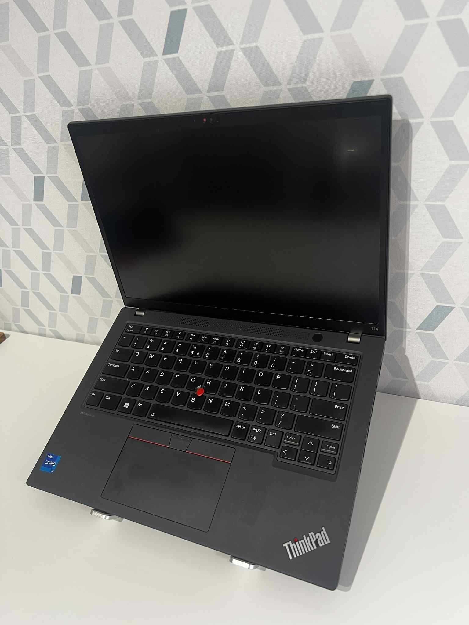 Lenovo ThinkPad T14 Gen 4 i7-1360P 13. gen / 16GB LPDDR5X  / 512GB SSD