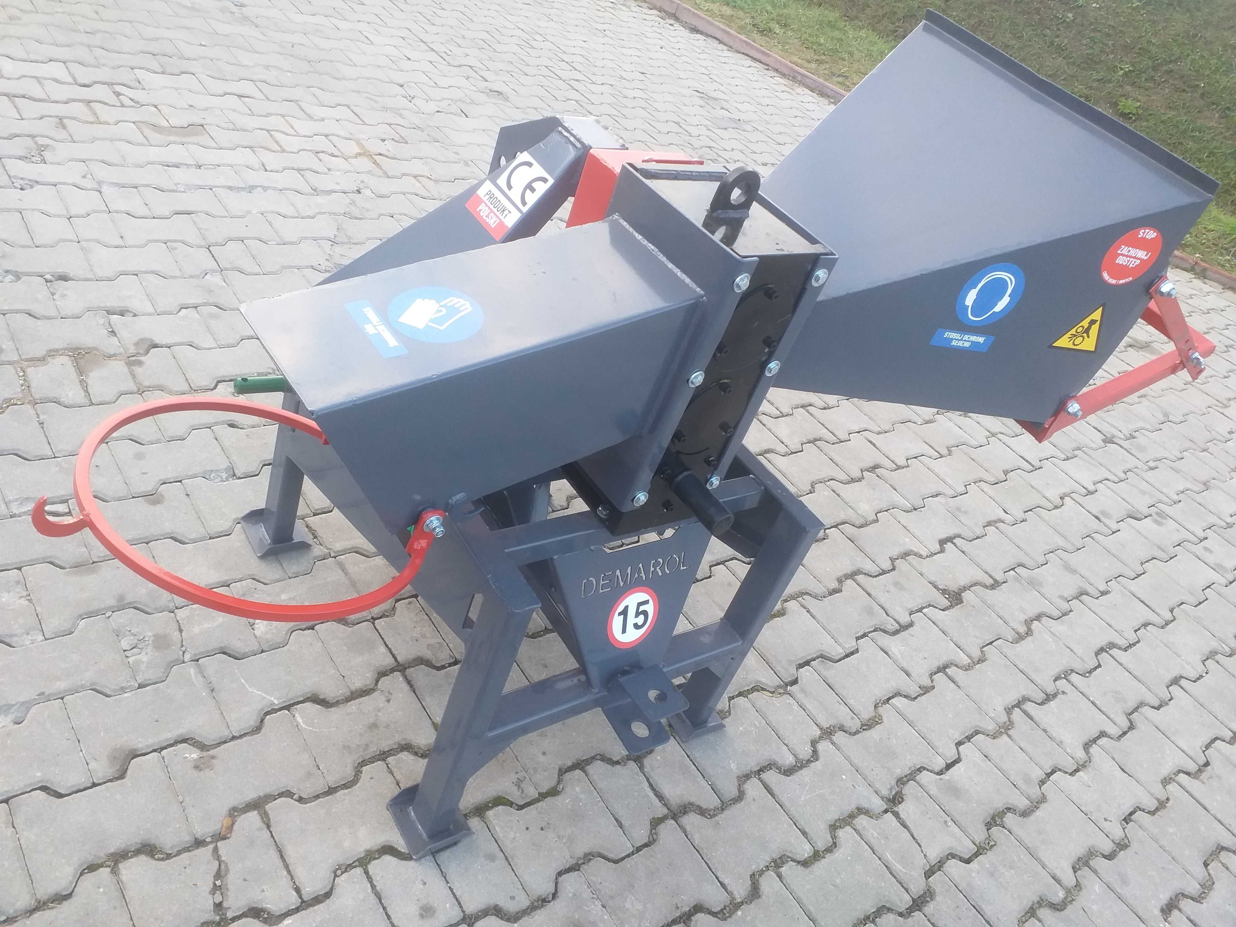 Podnośnik na tylni TUZ ciągnika rolniczego z widłami 100cm paleciak