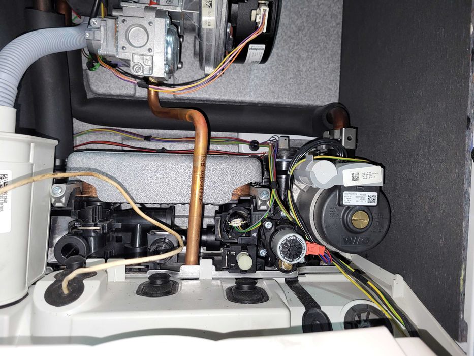 Piec gazowy kondensacyjny SAUNIER DUVAL, AWB, Vaillant