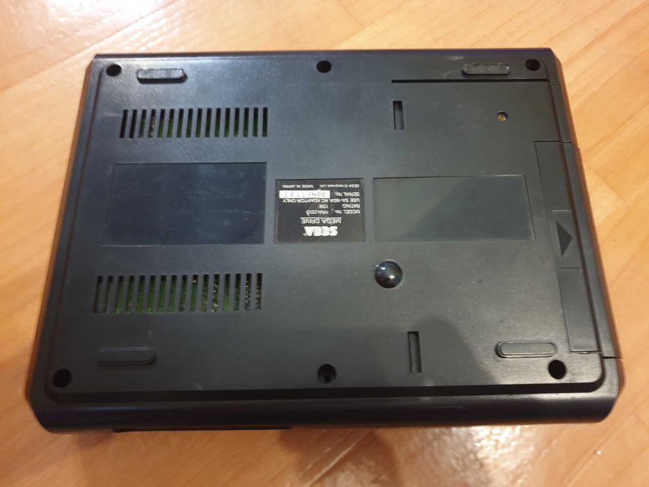 Ігрова приставка Sega Mega Drive з аудіочіпом Yamaha ревізія VA5