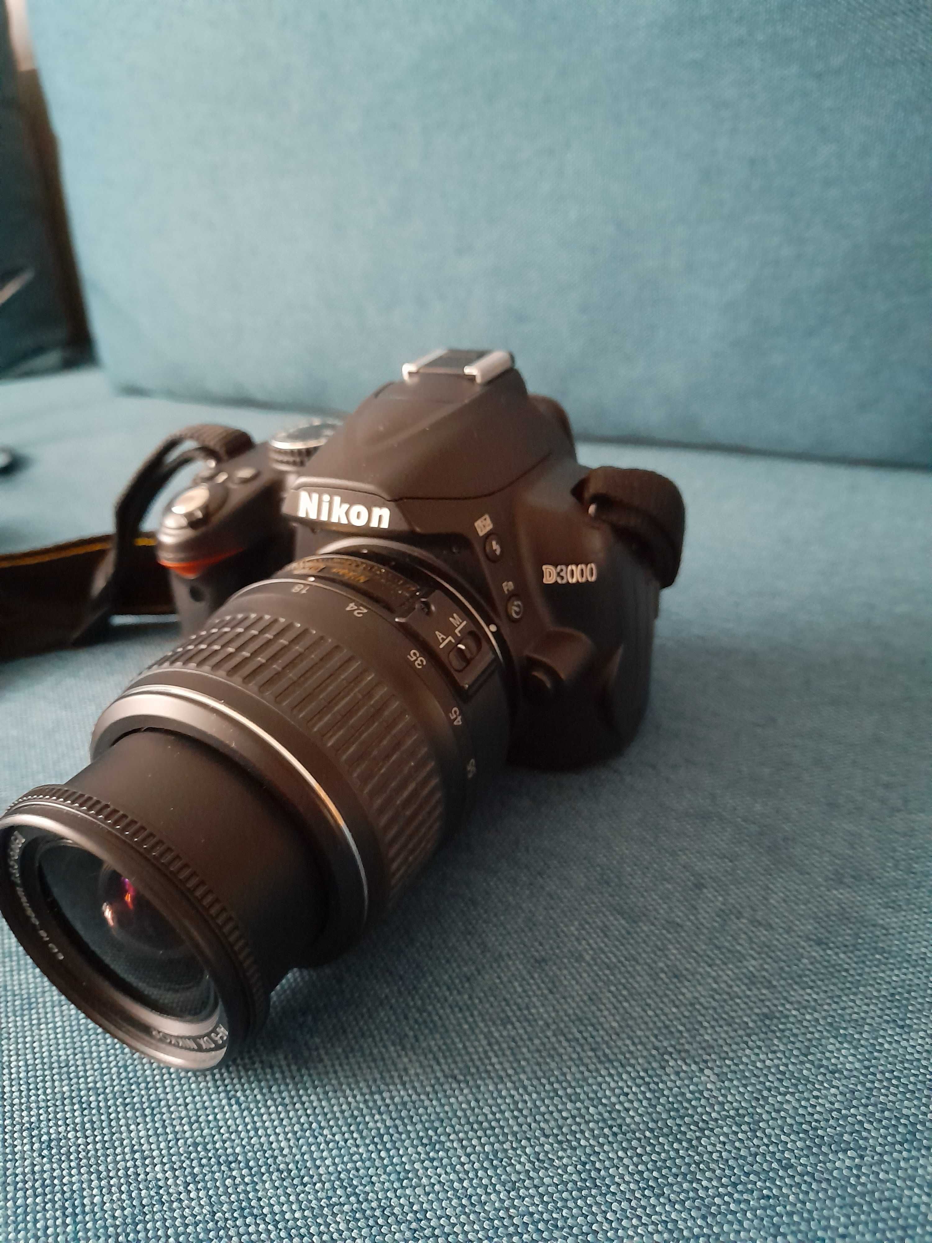 Lustrzanka Nikon D3000 aparat + torba gratis - jak nowy