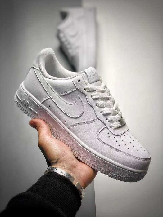 Buty-Trampk-Nike Air Force 1 Low '07 White R.36