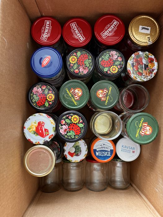 Банки 0,5, 1 літр