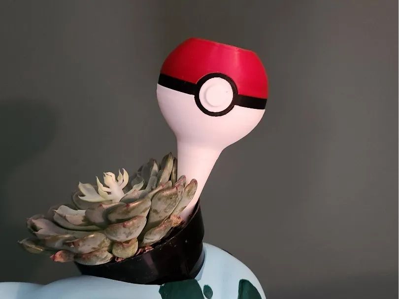 Regador Pokebulb para Plantas