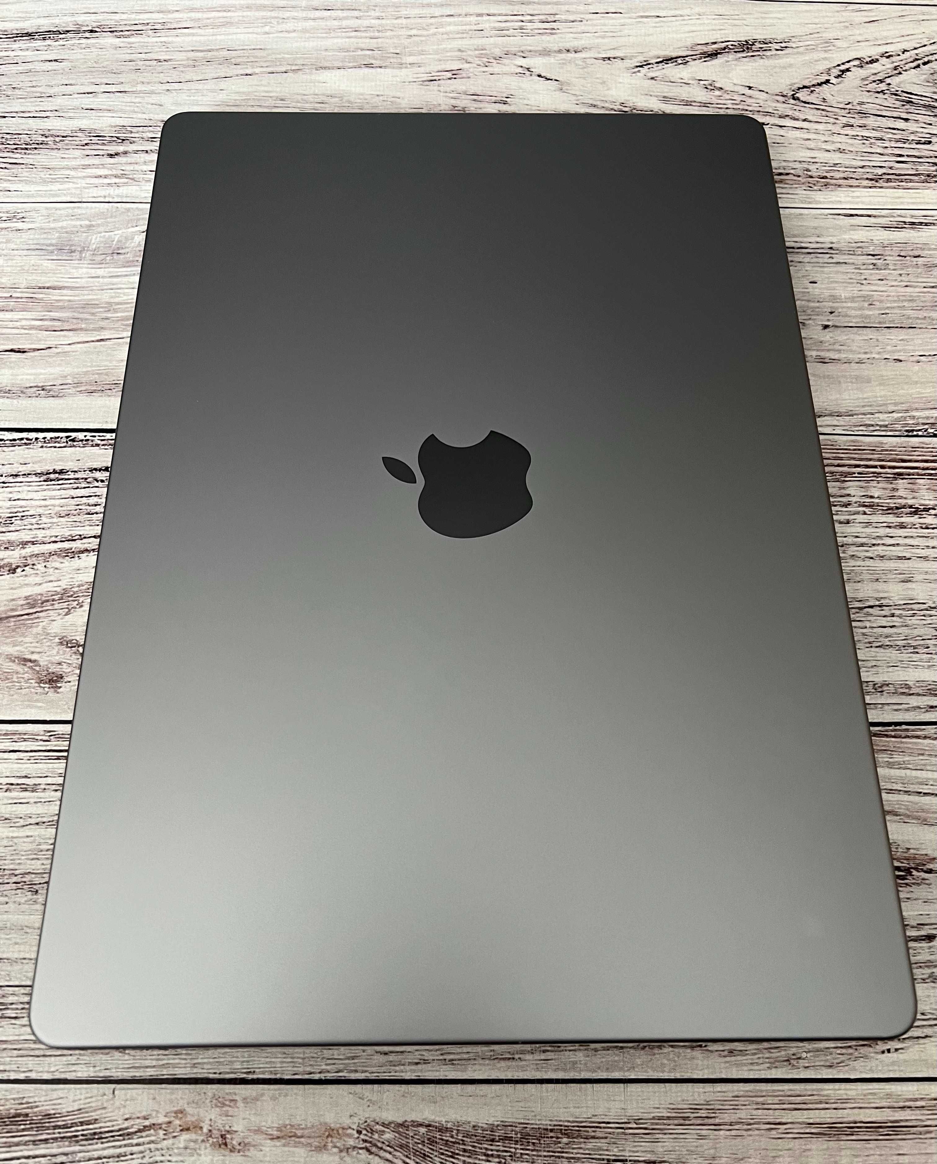 Macbook Pro 14" 2021 M1 Pro / 32Gb DDR5 / SSD 512Gb
