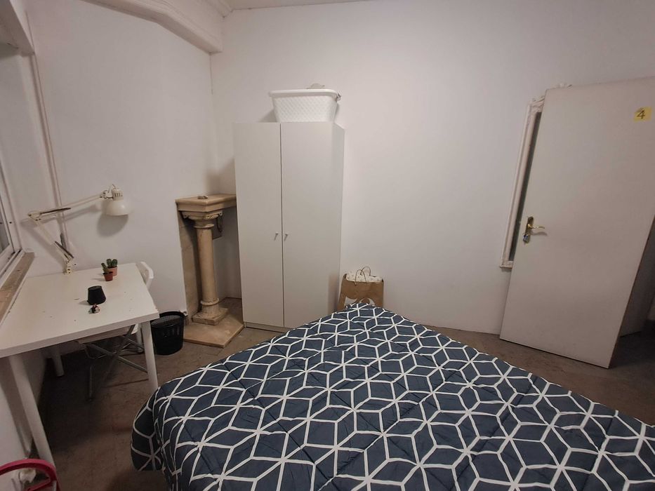 Quarto CASAL. Metro Marquês. CentroLISBOA. Entrada imediata.