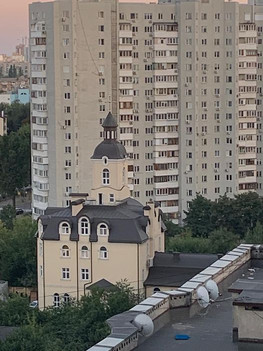 Продам 2-х комнатную квартиру  бульвар  Ярослава Гашека 22,