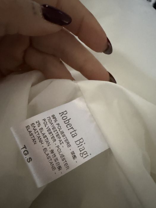 Elegancka kurtka Roberta Biagi” – „Made in Italy”