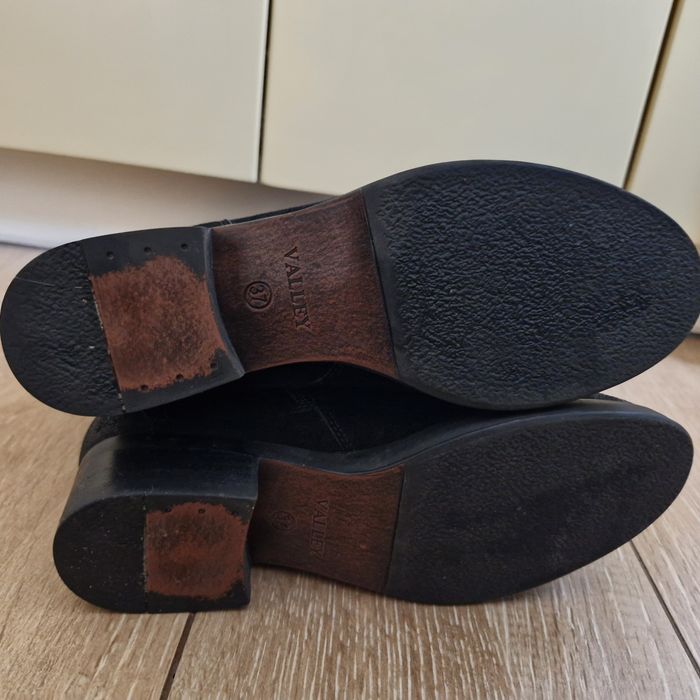 Зимові замшові сапоги.