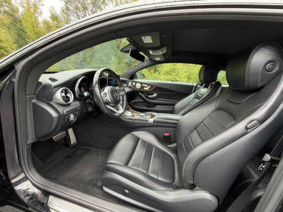 Mercedes-Benz C-Class C 300      2019