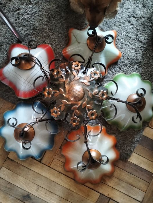 Sprzedam żyrandol. Z kolorowego szkła  z okresu prl