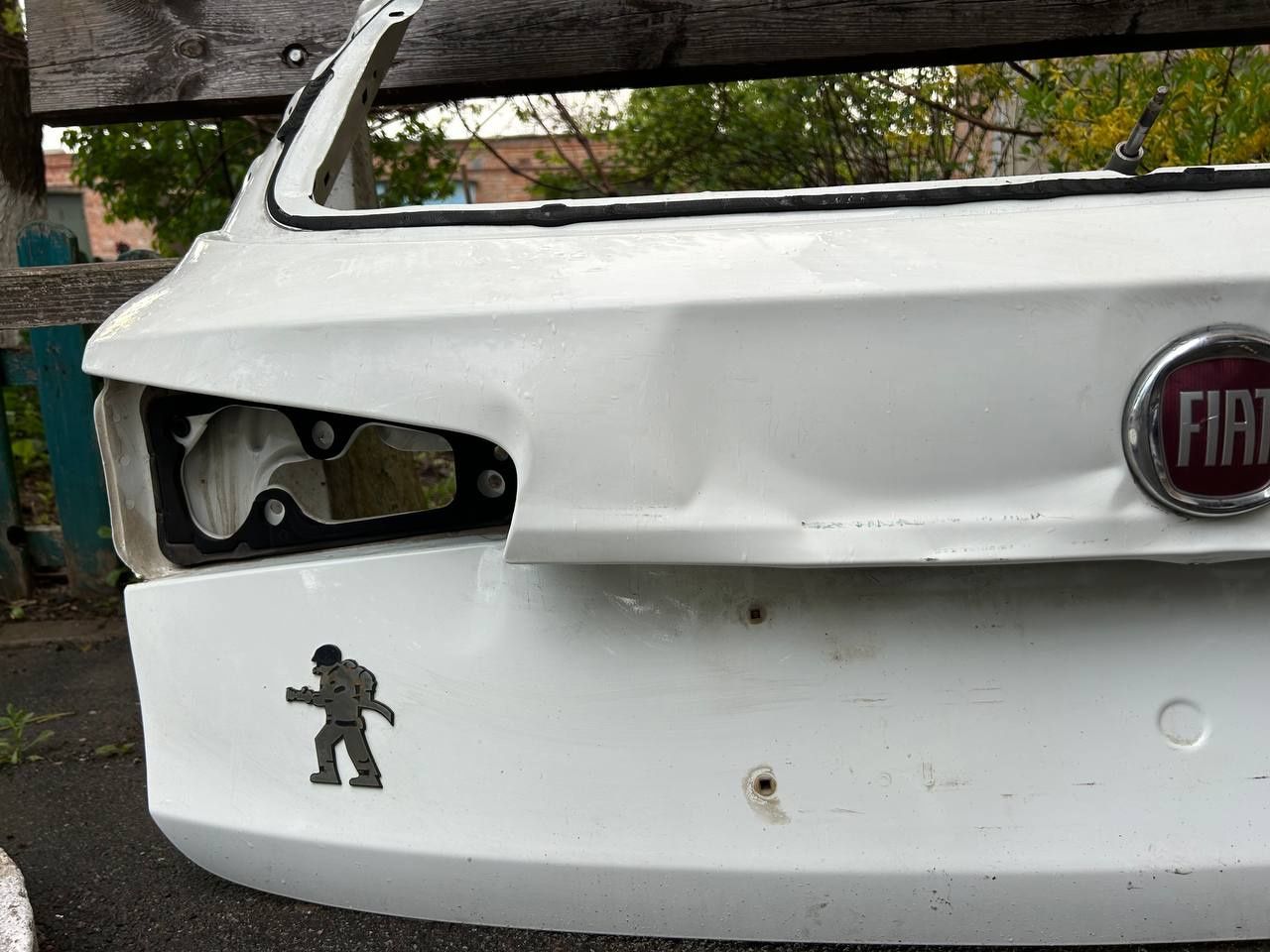 Крышка багажника задняя багажник на Fiat Tipo 2015-2020 хэтчбек белая