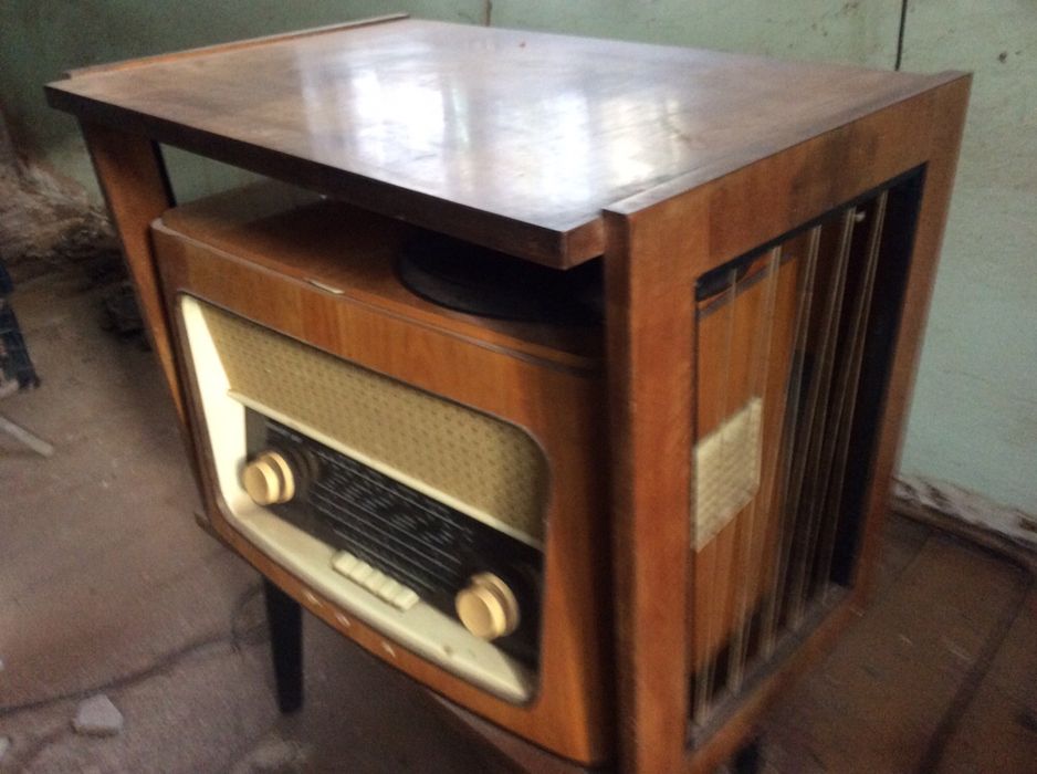 Stolik pod radio -telewizor typ 600-204