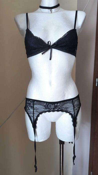 Czarny zestaw bielizny stanik + pas do pończoch gothic lolita koronka