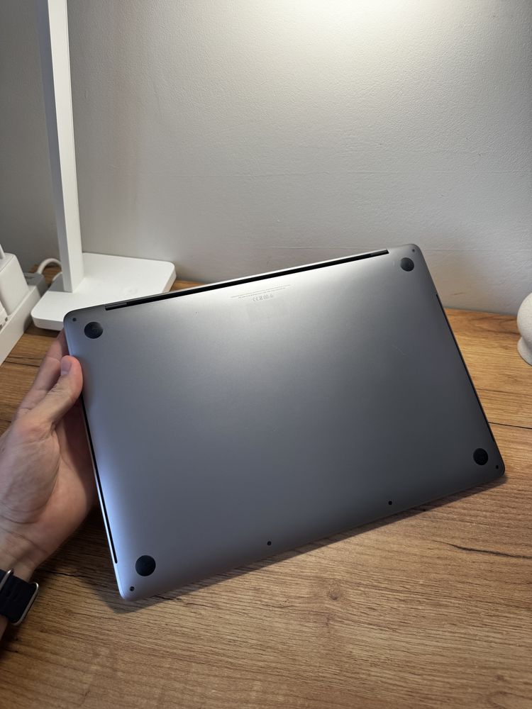 MacBook Pro 15 2019 i9 32Gb 512Gb Radeon Vega 20 4Gb