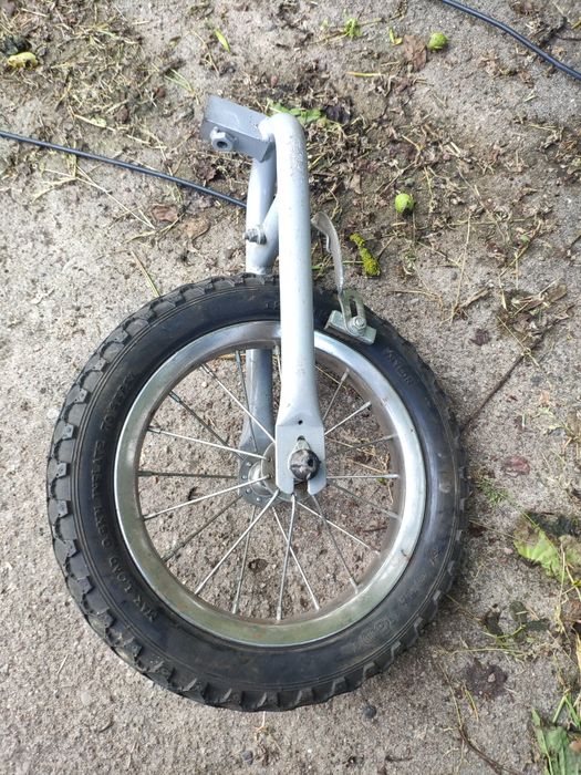 Koło przednie do wózka trzykołowego rowerowego