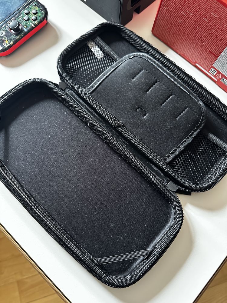 Nintendo Switch Oled 64gb + SD card 512gb