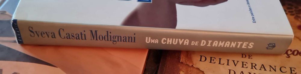 Uma Chuva de Diamantes de Sveva Casati Modignani