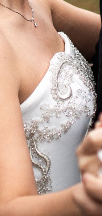 Весільна сукня