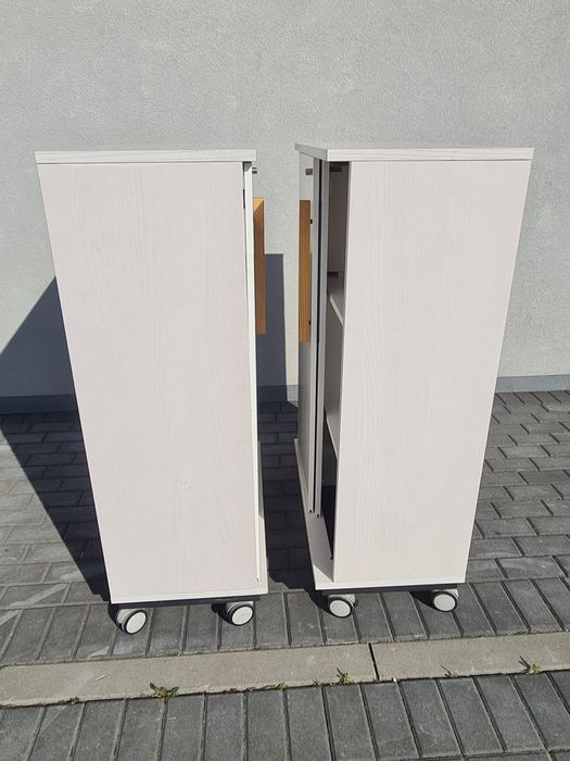 Nowoczesne szafki  na kółkach – mobilne, fronty panel tekstylny