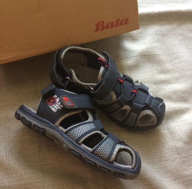 Новые босоножки закрытые сандалии для мальчика Bata Италия