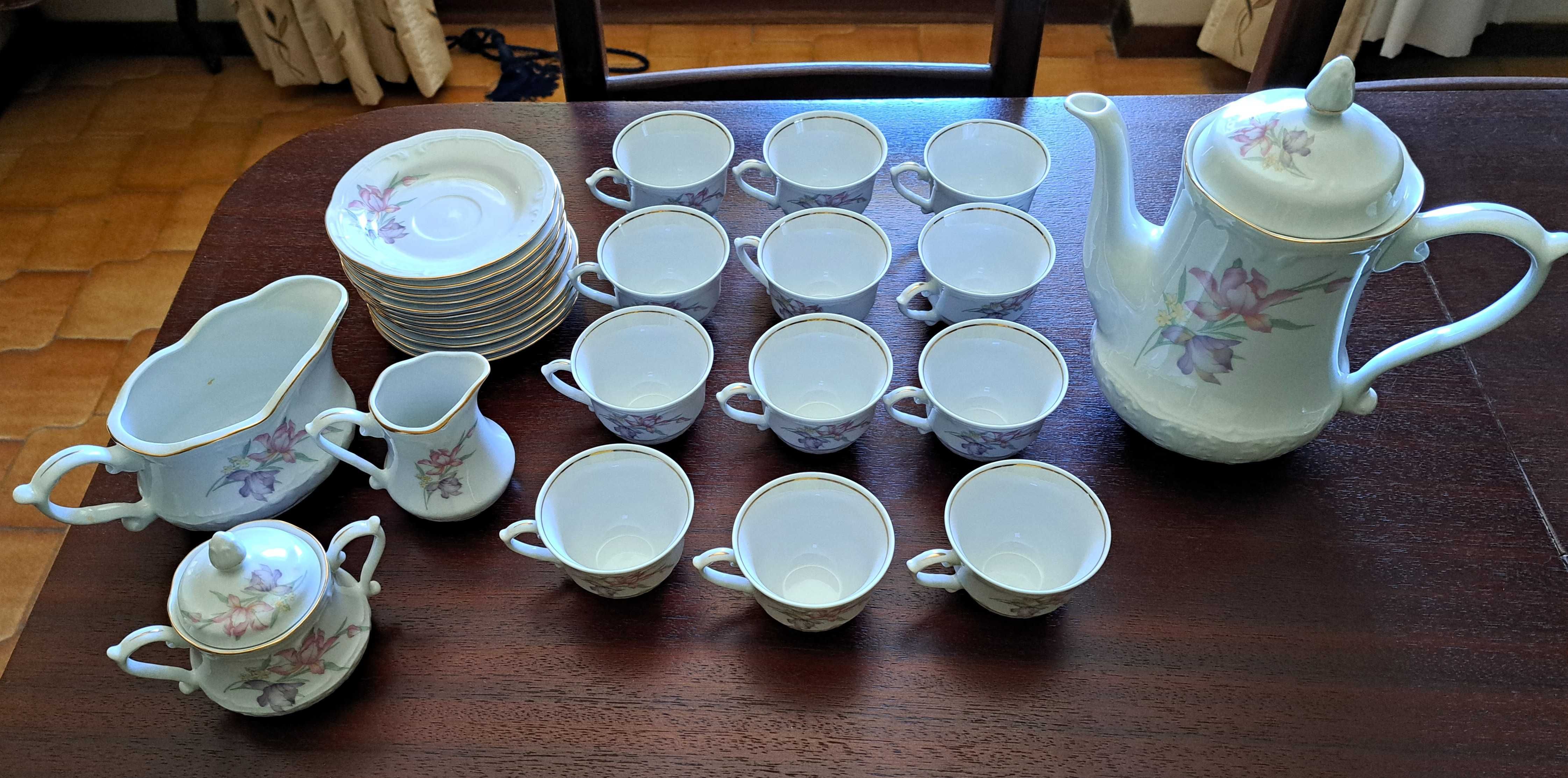 serviço de café, 12 xiras e acessórios correspondentes