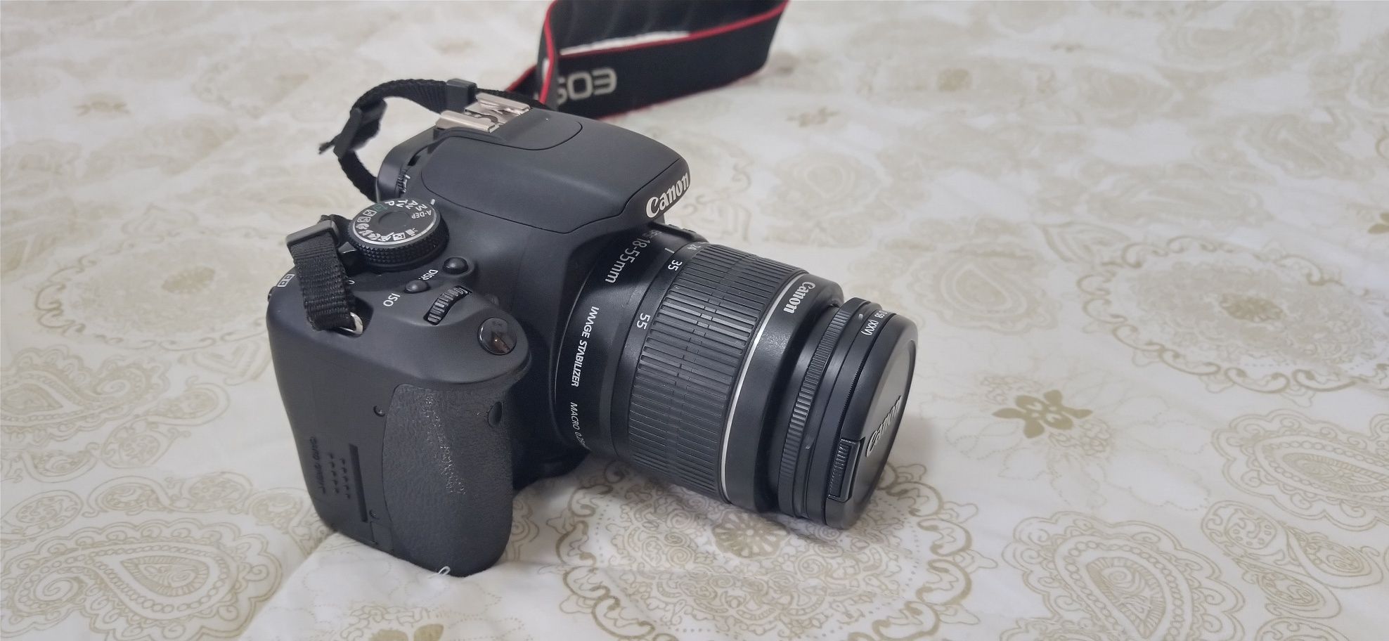 Canon EOS 600D com objetiva