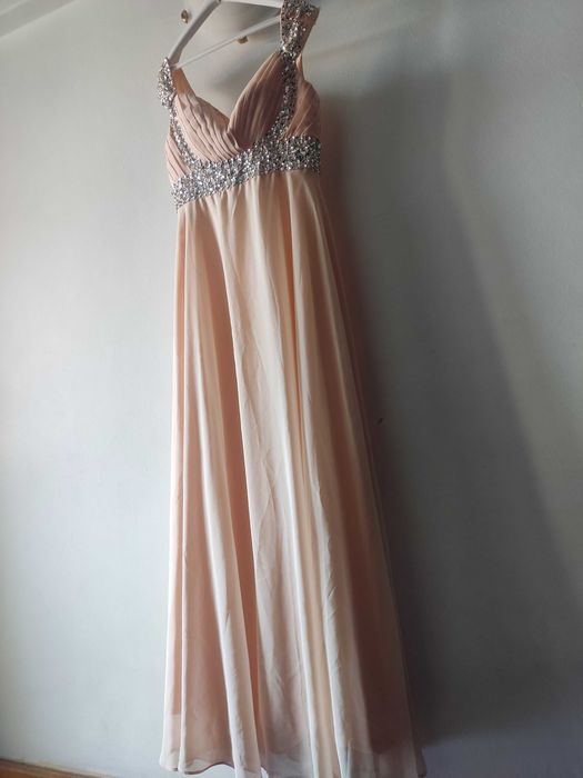 Novo vestido de cerimônia CLASSICO e Elegante