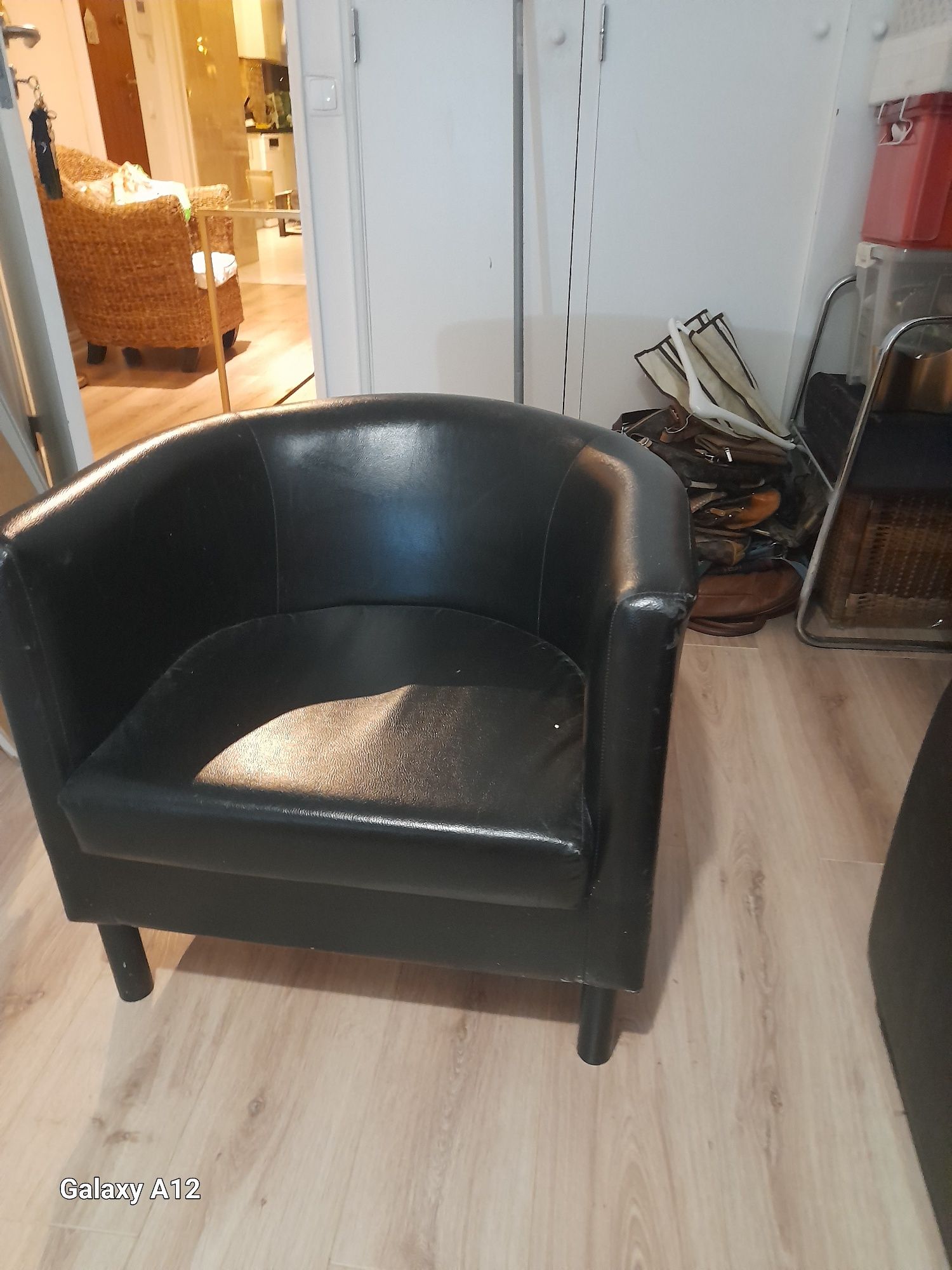 Sofá de quarto preto 30 euros