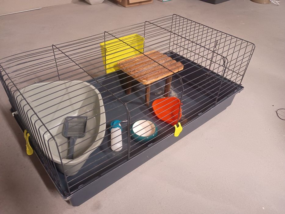 Duża klata dla królika z akcesoriami