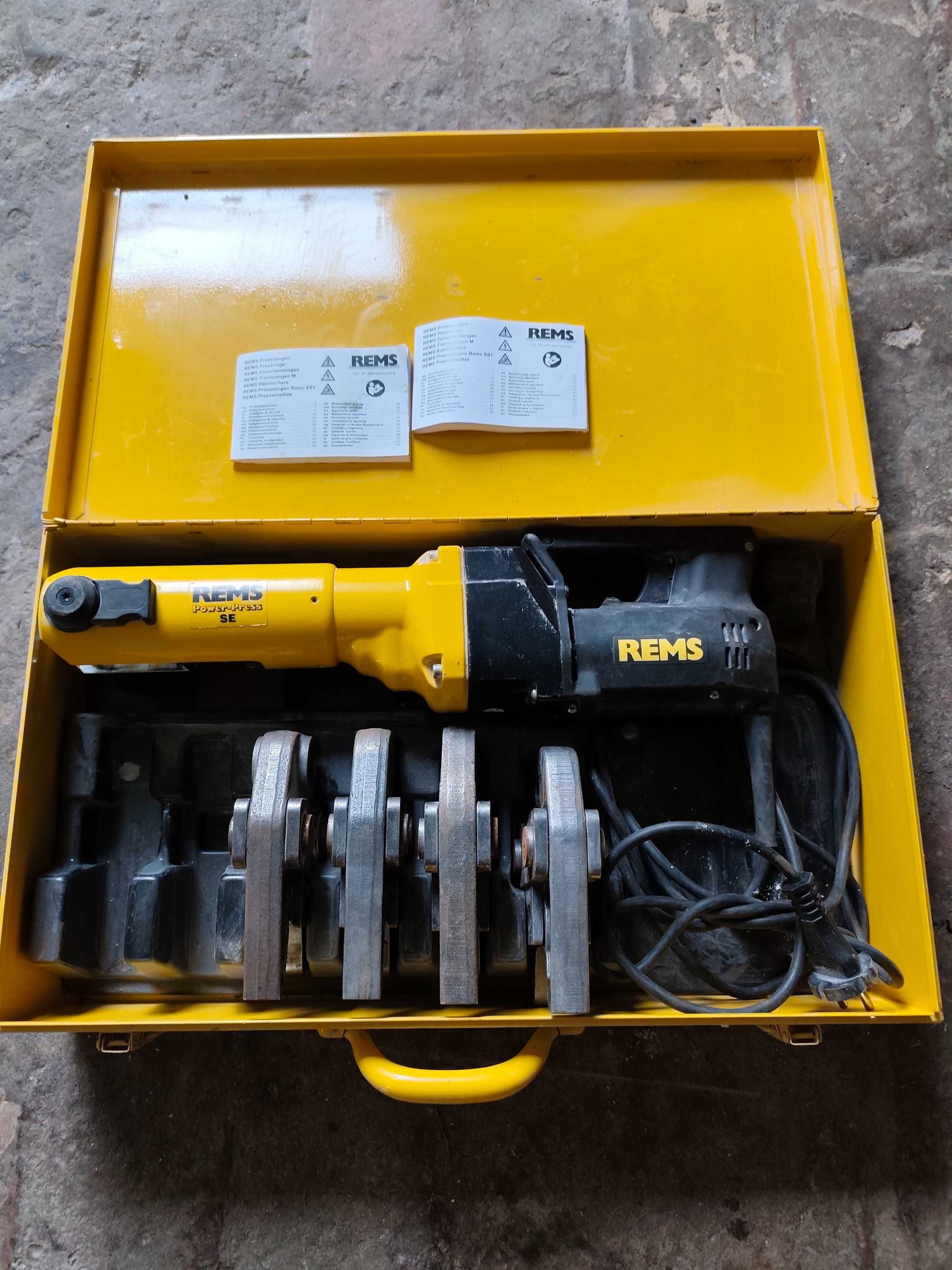 Elektryczna zaciskarka Rems Model R 220