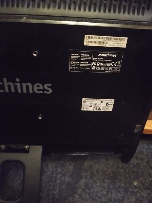 Моноблок  Acer- emachines EZ1700 4/320gb
Робочий, все працює. П