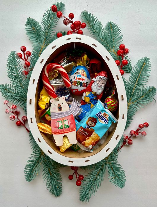 Солодкий подарунок Кіндер XXL на день св. Миколая, Різдво і Новий рік