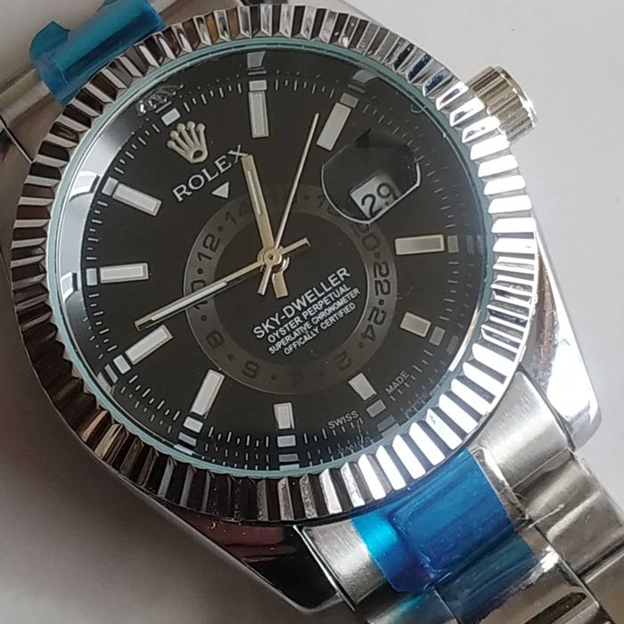 Relógio com caixa e bracelete Inox