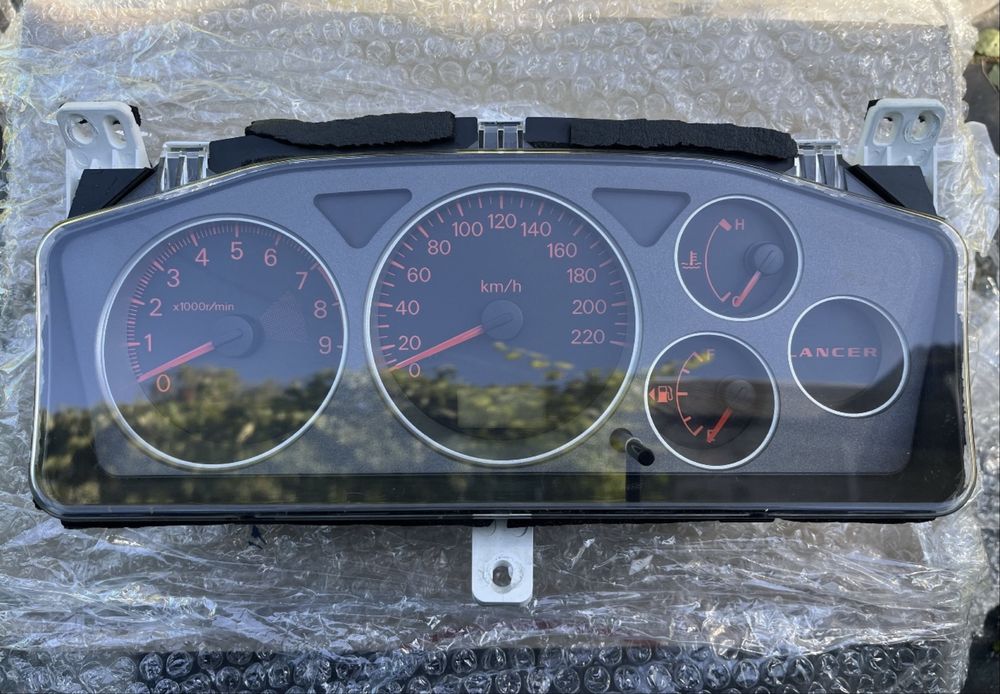 Lancer 9 2.0 1.6 миханіка щиток приладів sport 2003-2008