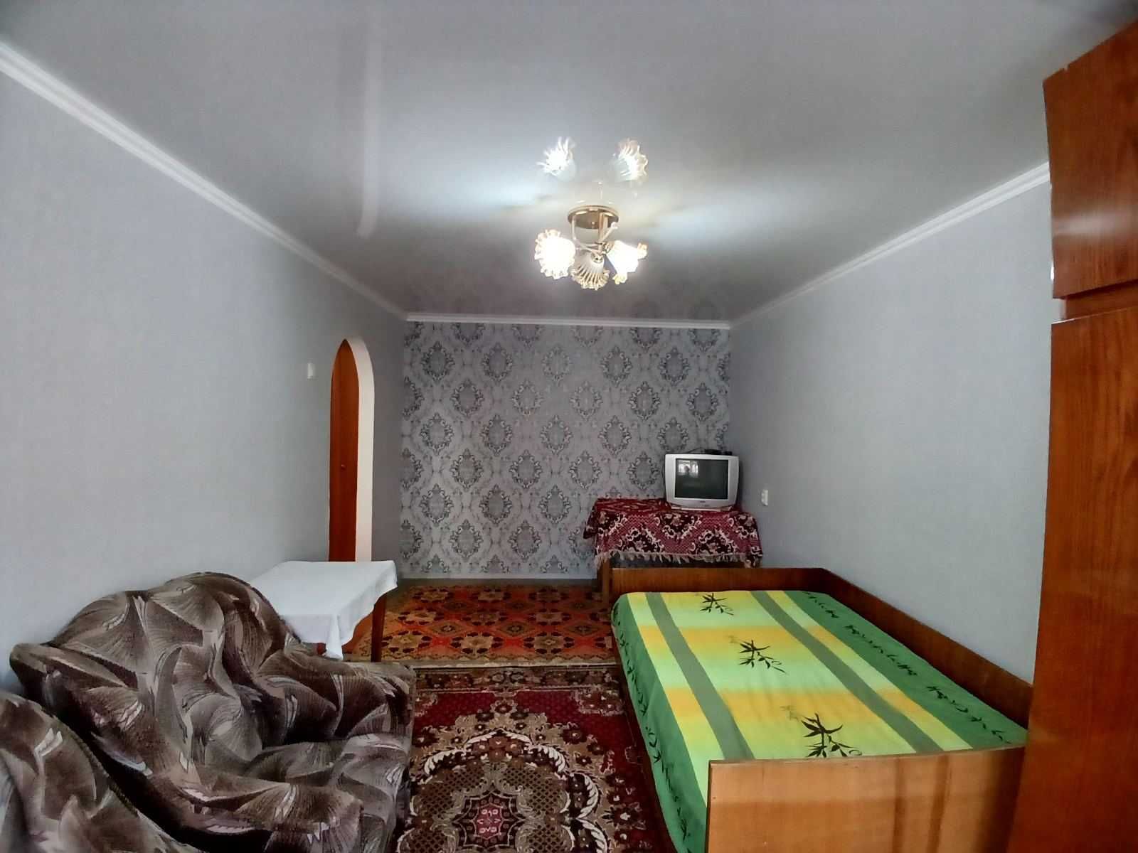 Продам 1 - но кімнатну квартиру на Подолі. Середній поверх!