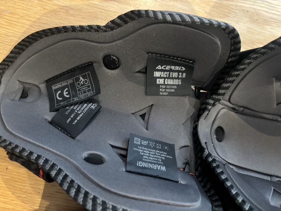 Joelheiras motocross Acerbis