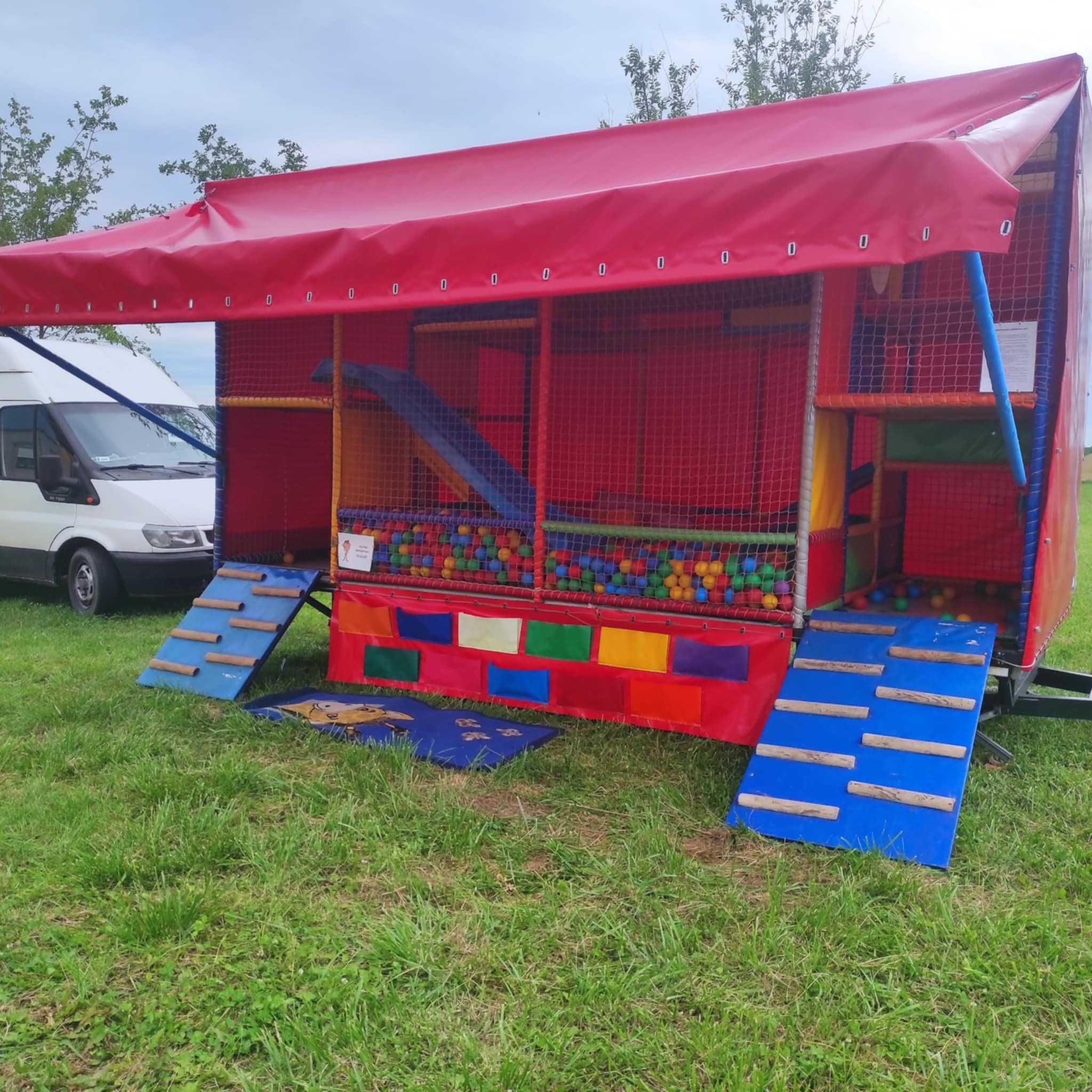 Dmuchańce wynajem zamki dmuchane. Piana Party