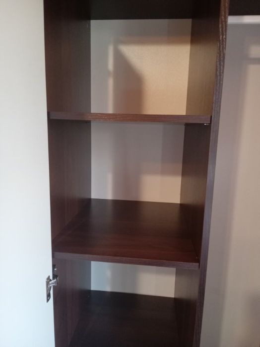 Szafa dla dziecka wraz ze słupkiem i półką scienna