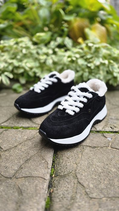 Жіночі зимові кросівки