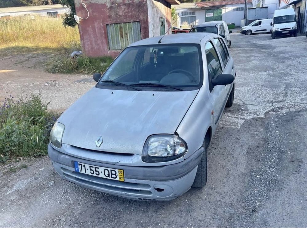 Renault Clio II - Gasolina | Ano 2000