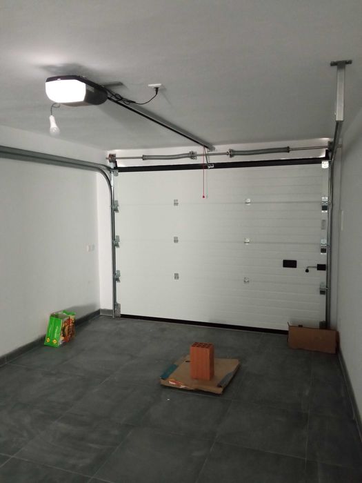 Portões seccionados, automatismos margem Sul