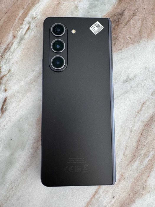 Samsung Galaxy Z Fold 5 (512 GB) + Galaxy Watch 6 Classic