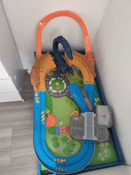 Ho Wheels Monster Truck Tor Rajdowy Skorpion z przyspieszaczem 2w1