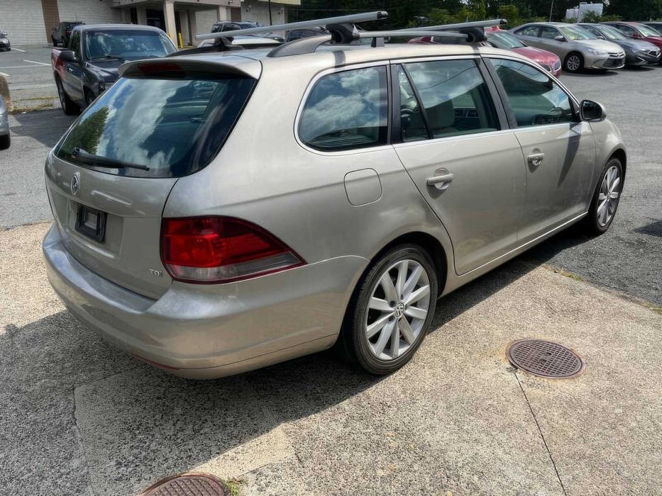 Volkswagen Jetta      2013