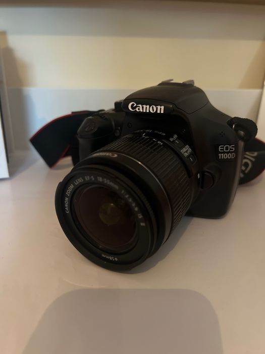 Vendo camera fotográfica Canon 1100D