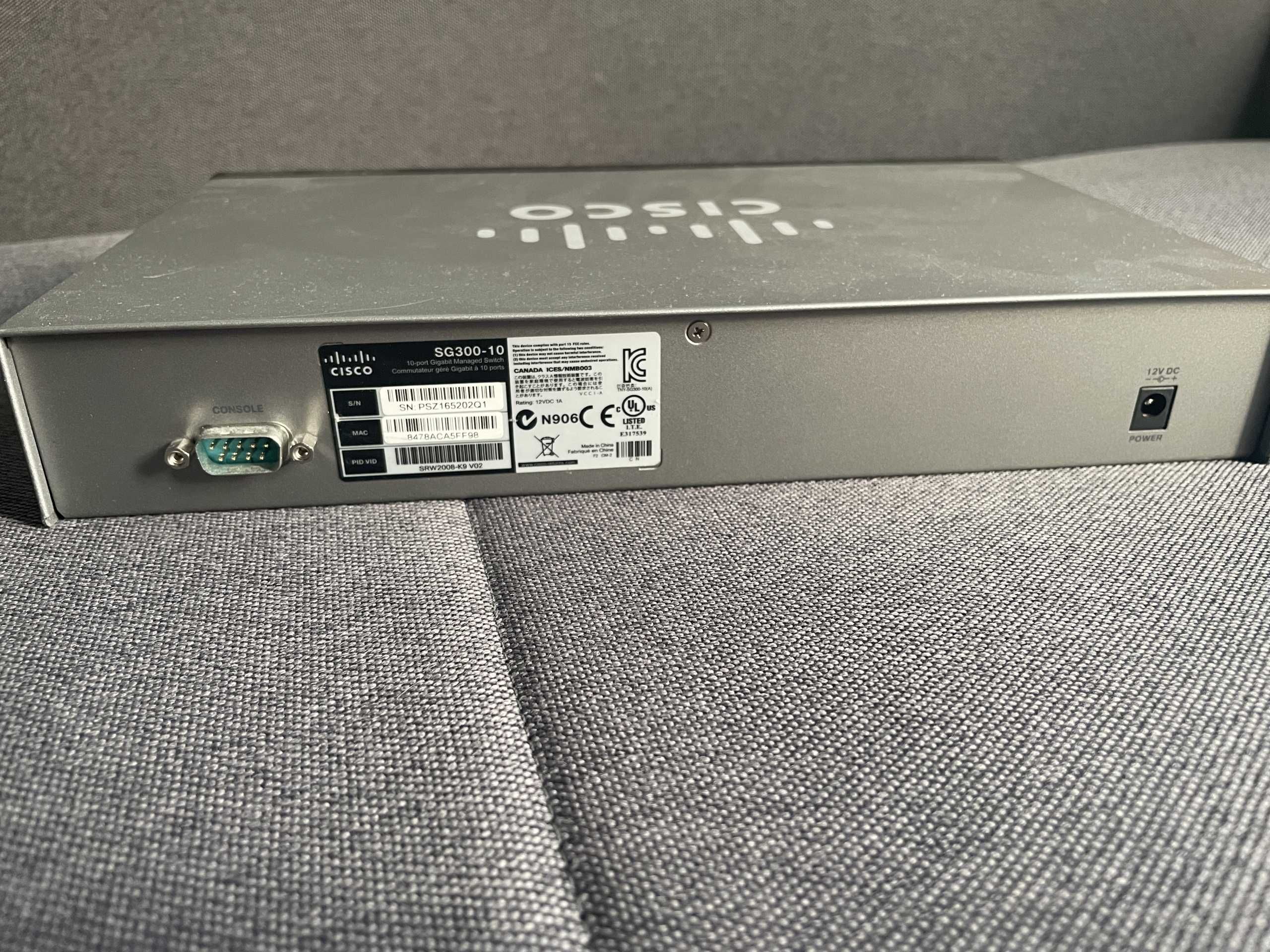 Switch zarządzalny Cisco SG300-10 Gigabit 10-port